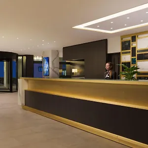 Crowne Plaza By Ihg מלון