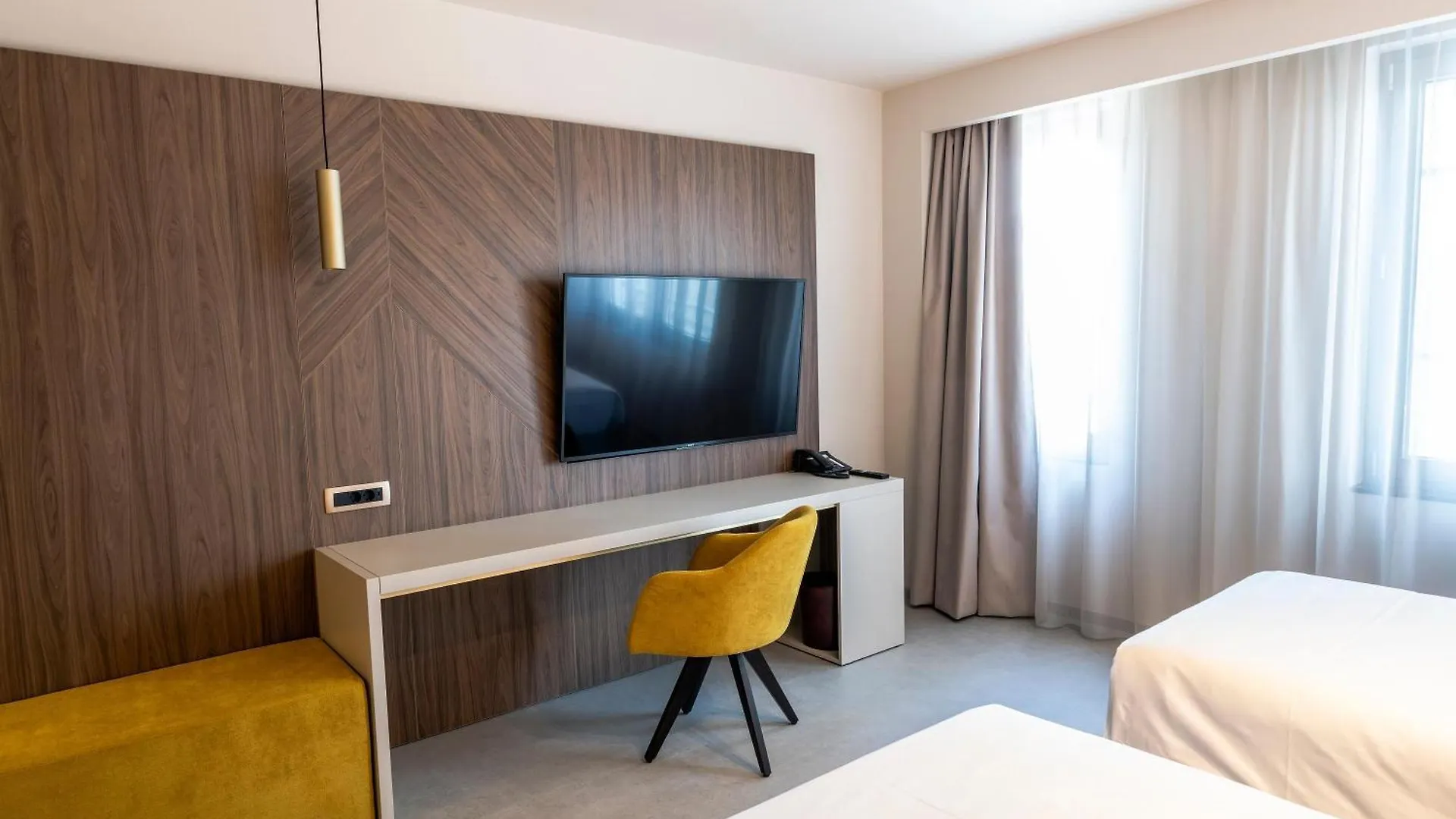 Austria Trend Hotel Ljubljana 4*,  Slovenia